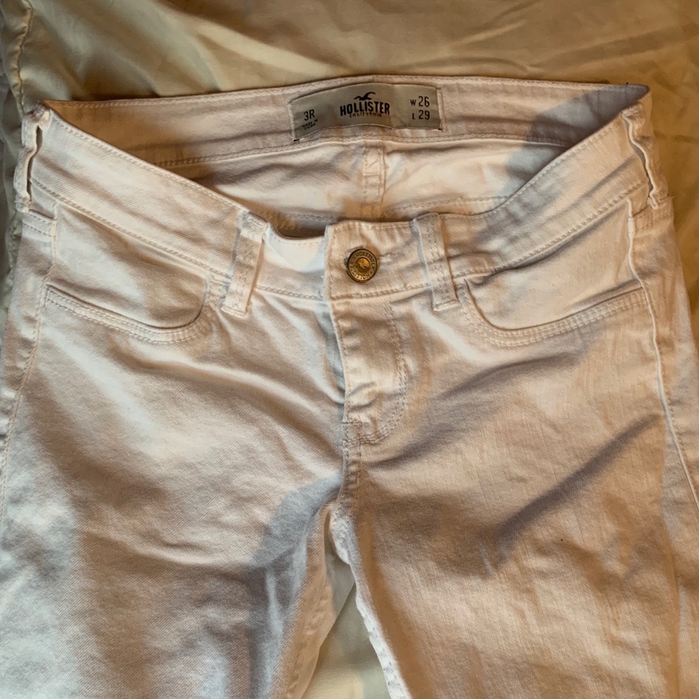White skinny jeans